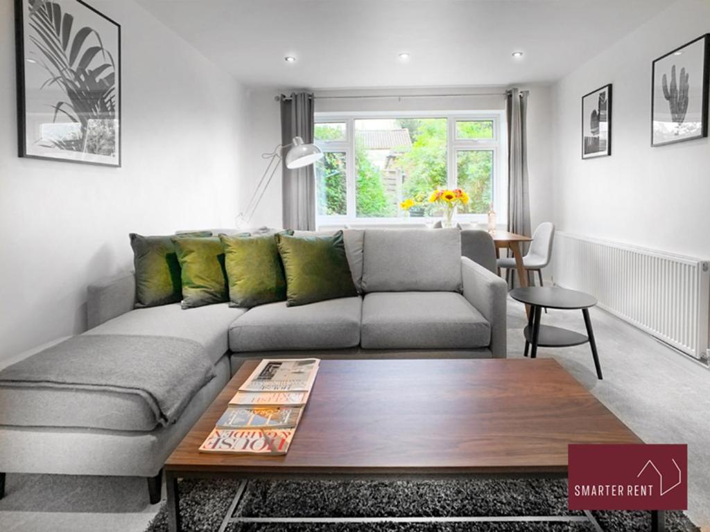 Sunninghill Village - 2 Bed - Parking And Garden Άσκοτ Εξωτερικό φωτογραφία