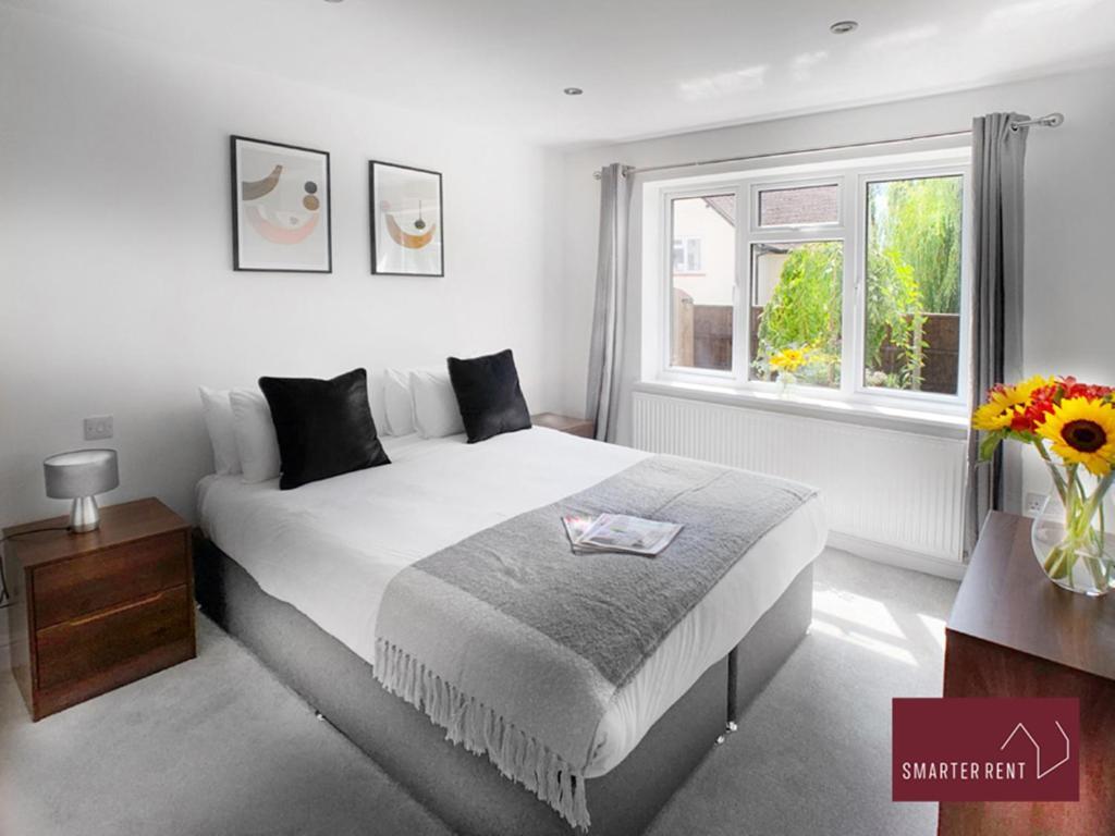 Sunninghill Village - 2 Bed - Parking And Garden Άσκοτ Εξωτερικό φωτογραφία