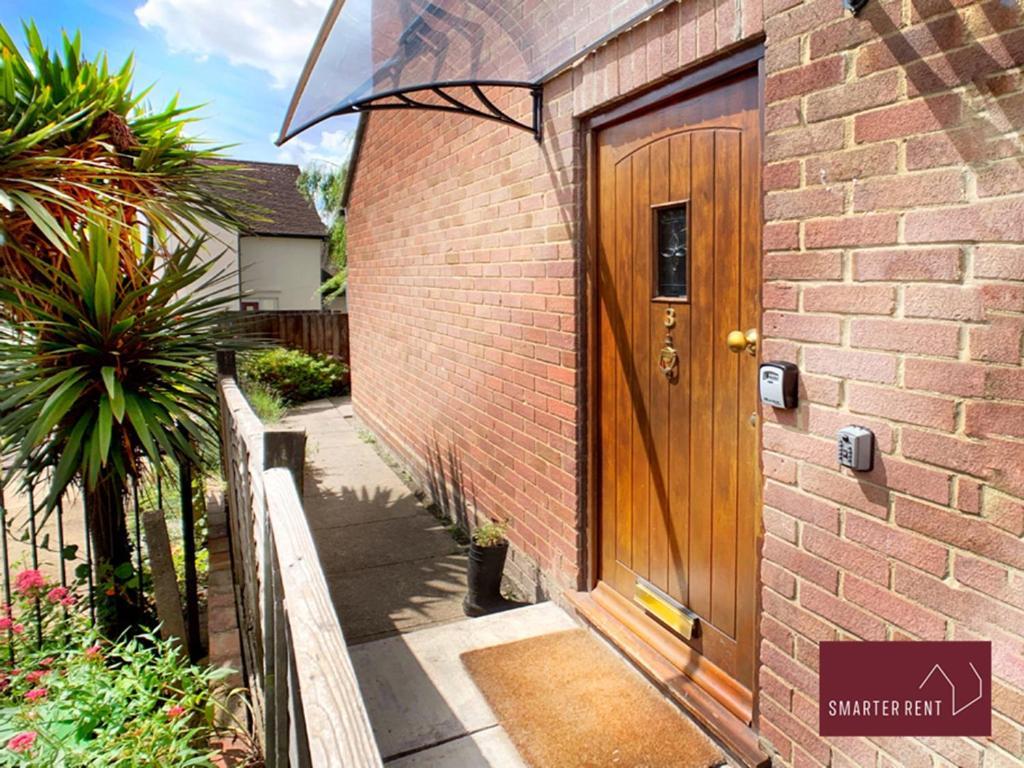 Sunninghill Village - 2 Bed - Parking And Garden Άσκοτ Εξωτερικό φωτογραφία